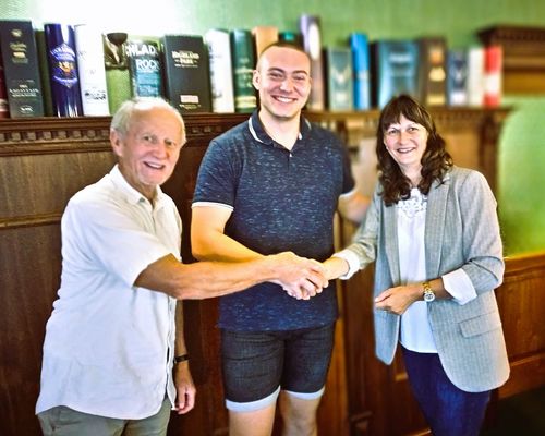 Lukas Schober beginnt seinen Bundesfreiwilligendienst im Spitzensport