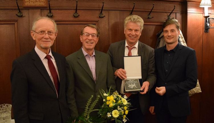 Herzliche Glückwünsche an Peter Strauß