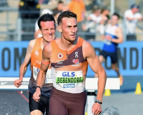 Gold über die 3000 m Hindernis für Karl Bebendorf