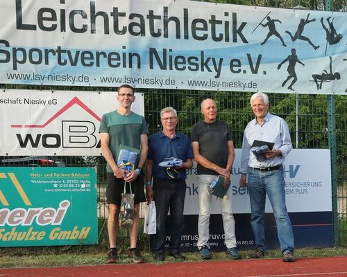 Ehrennadeln des LVS und des LSB in Niesky überreicht
