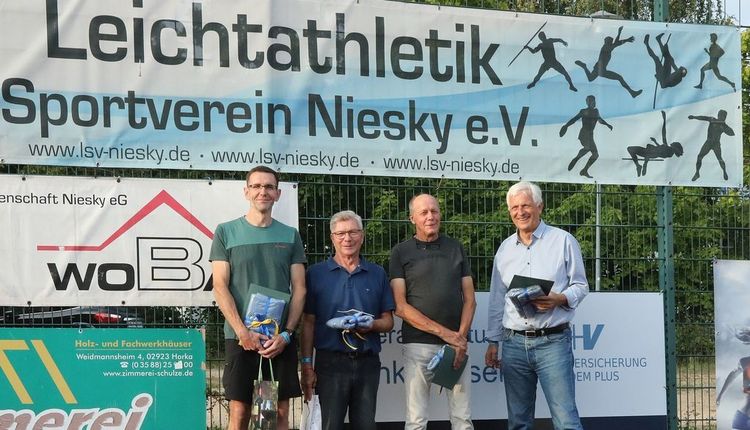 Ehrennadeln des LVS und des LSB in Niesky überreicht